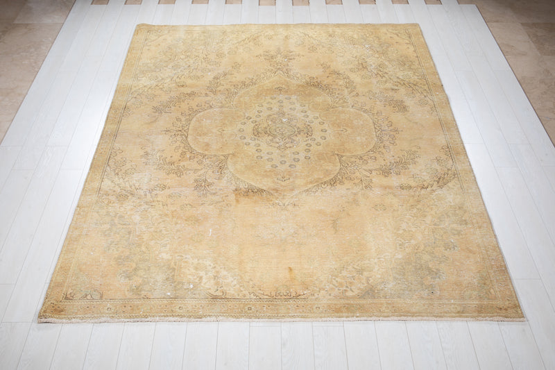 10' 6" x 7' 6" Excellent Hand-Knotted Antique Faded Large Area Rug - Yasi & Fara 