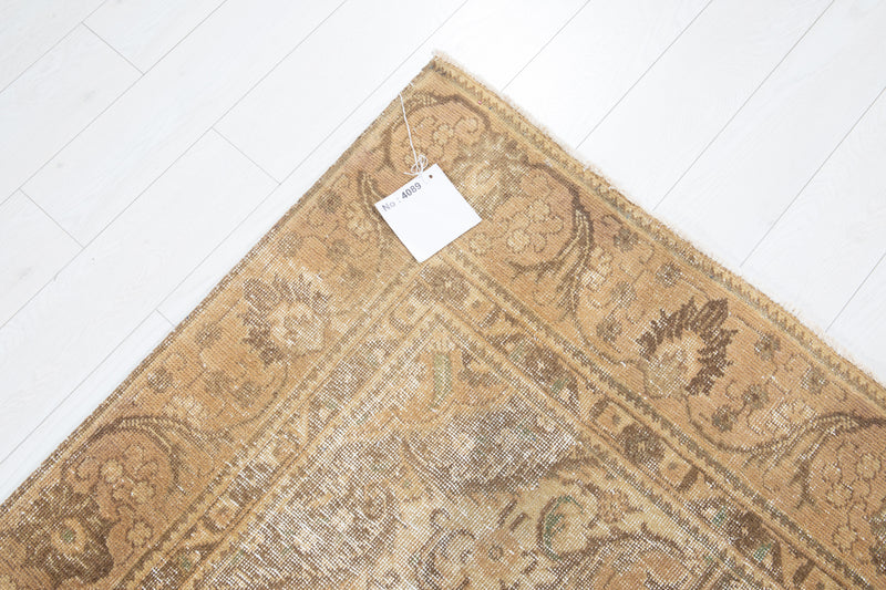 9' 1" x 5' 11" Excellent Hand-Knotted Antique Neutral Large Area Rug - Yasi & Fara 