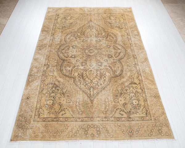 9' 5" x 6' 3" Excellent Hand-Knotted Antique Faded Large Area Rug - Yasi & Fara 