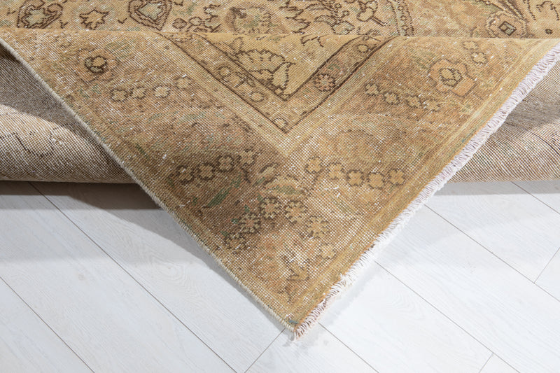 9' 5" x 6' 3" Excellent Hand-Knotted Antique Faded Large Area Rug - Yasi & Fara 