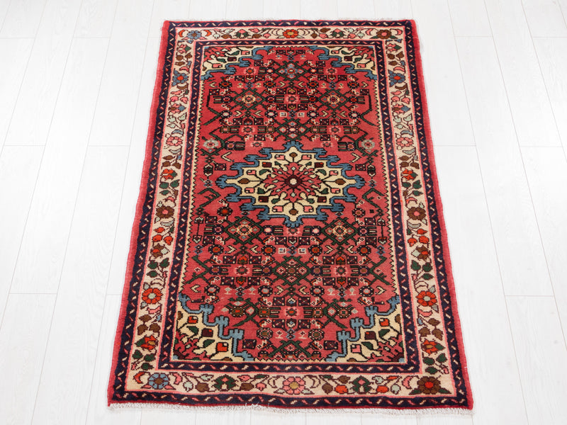 5' 6" x 3' 2" Excellent Hand-Knotted Vintage Tribal Rug - Yasi & Fara 