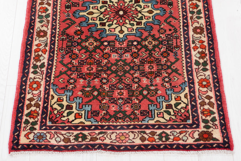 5' 6" x 3' 2" Excellent Hand-Knotted Vintage Tribal Rug - Yasi & Fara 
