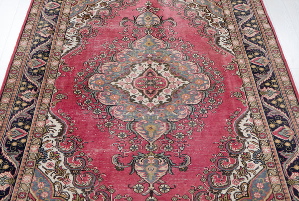 9' 3" x 6' 4" Excellent Hand-Knotted Antique Tribal Rug - Yasi & Fara 