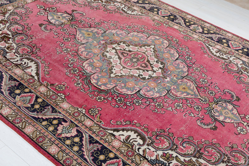 9' 3" x 6' 4" Excellent Hand-Knotted Antique Tribal Rug - Yasi & Fara 