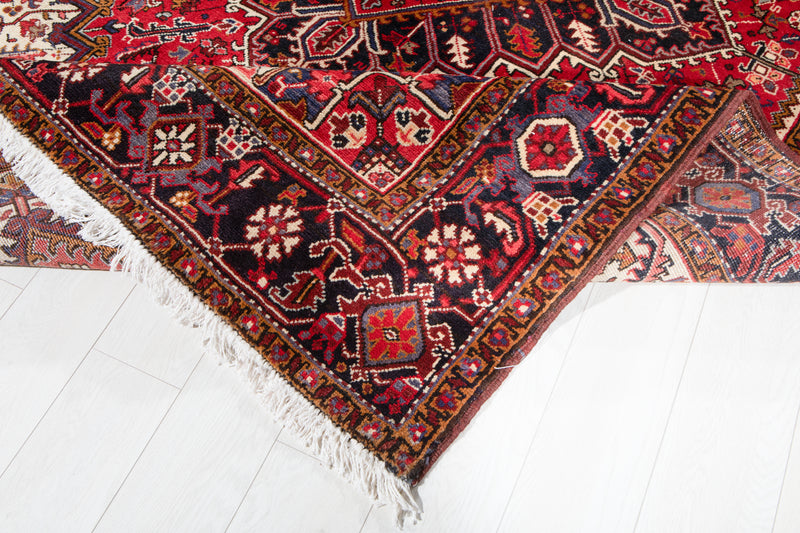 9' 4" x 6' 7" Excellent Hand-Knotted Vintage Tribal Rug - Yasi & Fara 