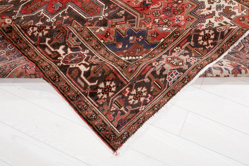 10' 4" x 6' 10" Excellent Hand-Knotted Vintage Collectible Tribal Rug - Yasi & Fara 