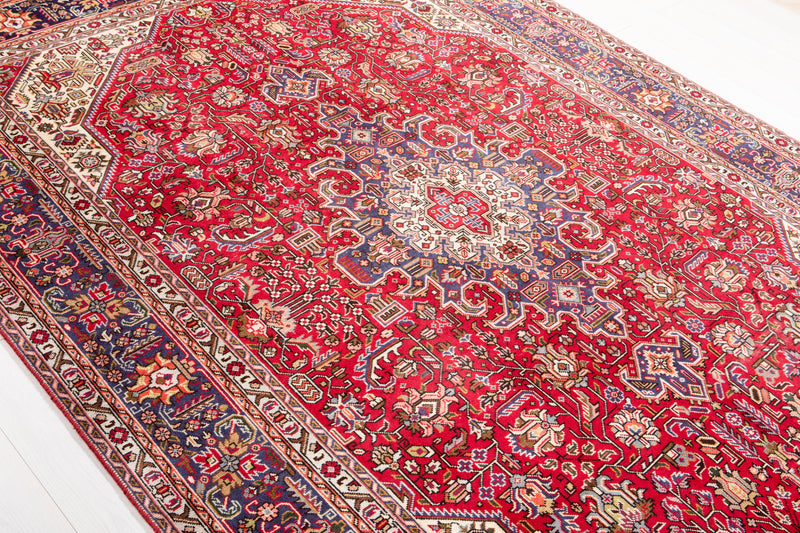 9' 7" x 6' 5" Excellent Hand-Knotted Antique Collectible Area Rug - Yasi & Fara 