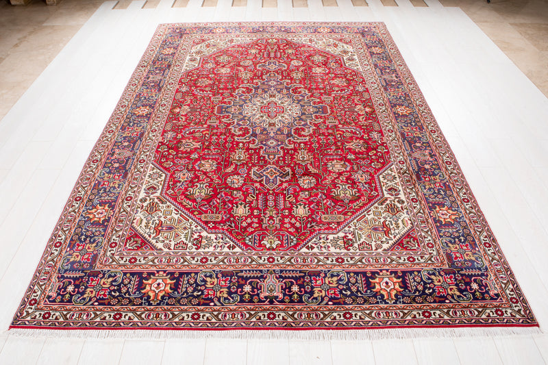 9' 7" x 6' 5" Excellent Hand-Knotted Antique Collectible Area Rug - Yasi & Fara 