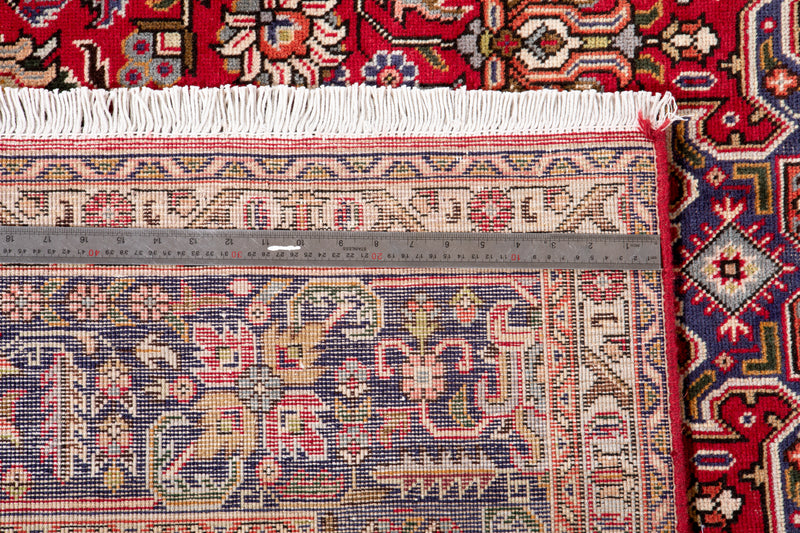 9' 7" x 6' 5" Excellent Hand-Knotted Antique Collectible Area Rug - Yasi & Fara 