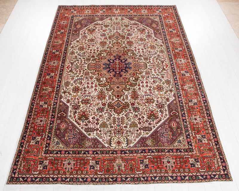 9' 5" x 6' 6" Excellent Hand-Knotted Antique Beige Geometric Area Rug - Yasi & Fara 