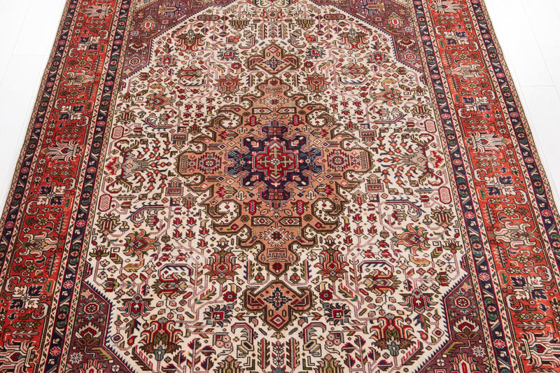 9' 5" x 6' 6" Excellent Hand-Knotted Antique Beige Geometric Area Rug - Yasi & Fara 