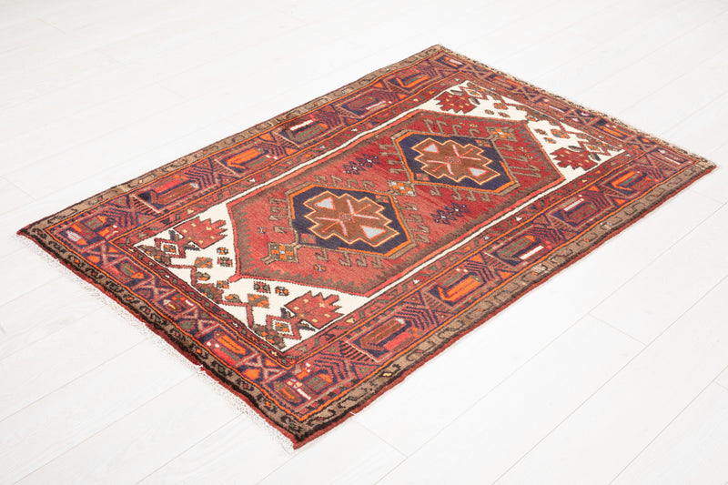 4' 11" x 3' 1" Excellent Hand-Knotted Vintage Tribal Rug - Yasi & Fara 
