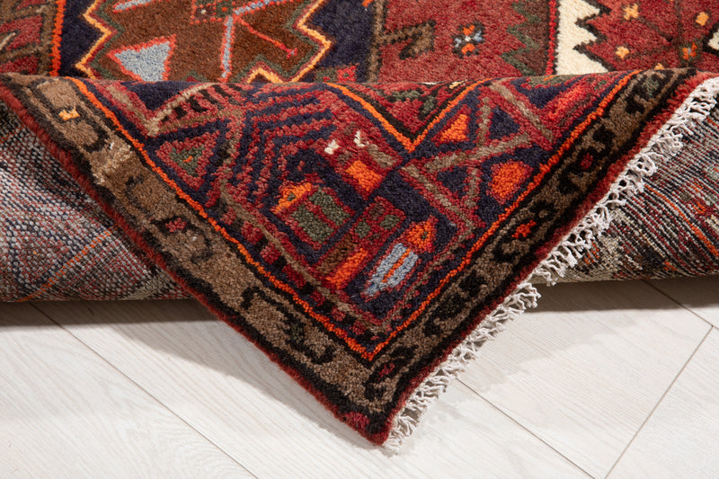 4' 11" x 3' 1" Excellent Hand-Knotted Vintage Tribal Rug - Yasi & Fara 