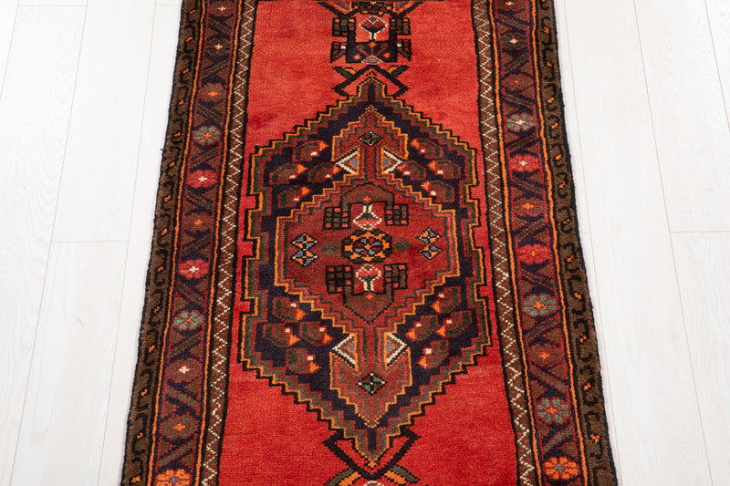 5' 1" x 2' 8" Excellent Hand-Knotted Vintage Tribal Rug - Yasi & Fara 