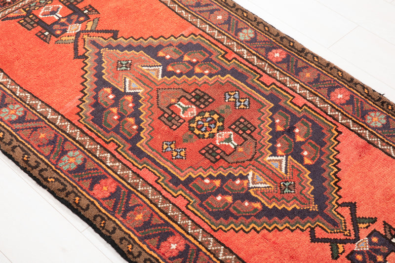 5' 1" x 2' 8" Excellent Hand-Knotted Vintage Tribal Rug - Yasi & Fara 