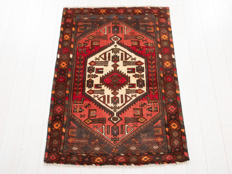 4' 10" x 3' 3" Excellent Hand-Knotted Vintage Tribal Rug - Yasi & Fara 