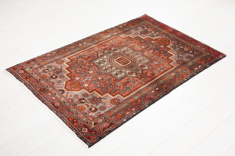 5' 1" x 3' 2" Excellent Hand-Knotted Vintage Collectible Tribal Rug - Yasi & Fara 