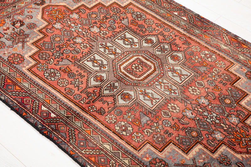 5' 1" x 3' 2" Excellent Hand-Knotted Vintage Collectible Tribal Rug - Yasi & Fara 