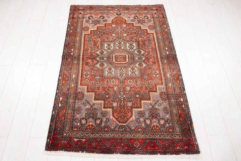 5' 1" x 3' 2" Excellent Hand-Knotted Vintage Collectible Tribal Rug - Yasi & Fara 