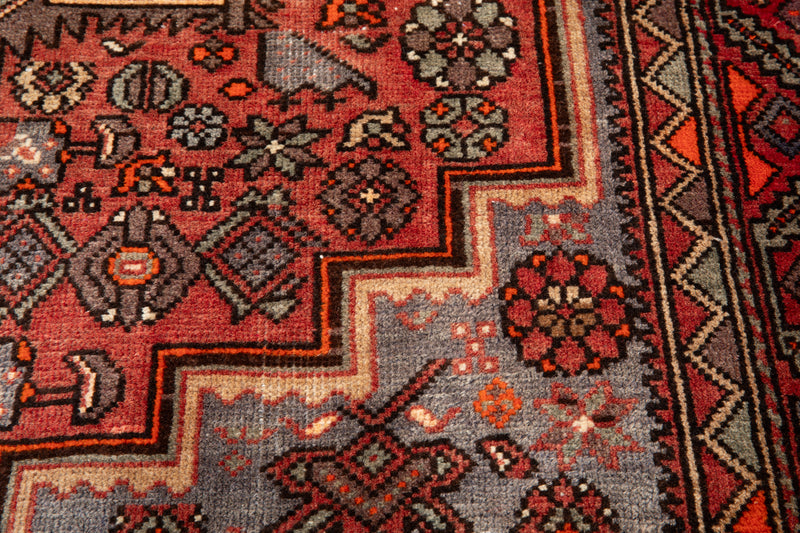 5' 1" x 3' 2" Excellent Hand-Knotted Vintage Collectible Tribal Rug - Yasi & Fara 