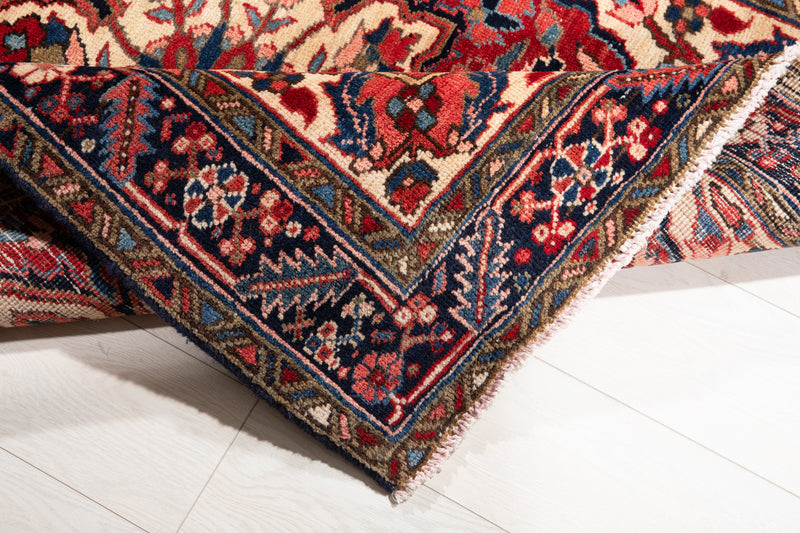 4' 5" x 3' 8" Excellent Hand-Knotted Vintage Collectible Tribal Rug