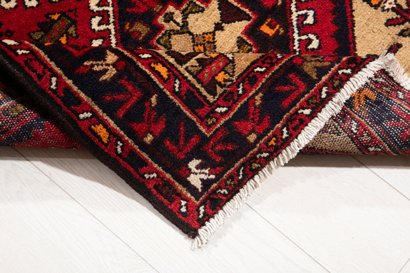 4' 10" x 3' 3" Excellent Hand-Knotted Vintage Tribal Rug - Yasi & Fara 