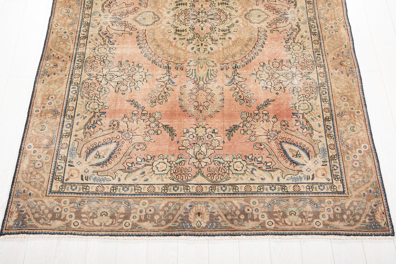 9' 5 x 6' 2" Excellent Hand-Knotted Antique Neutral Area Rug - Yasi & Fara 