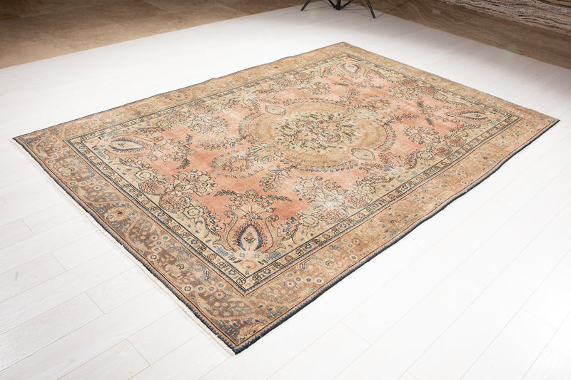 9' 5 x 6' 2" Excellent Hand-Knotted Antique Neutral Area Rug - Yasi & Fara 