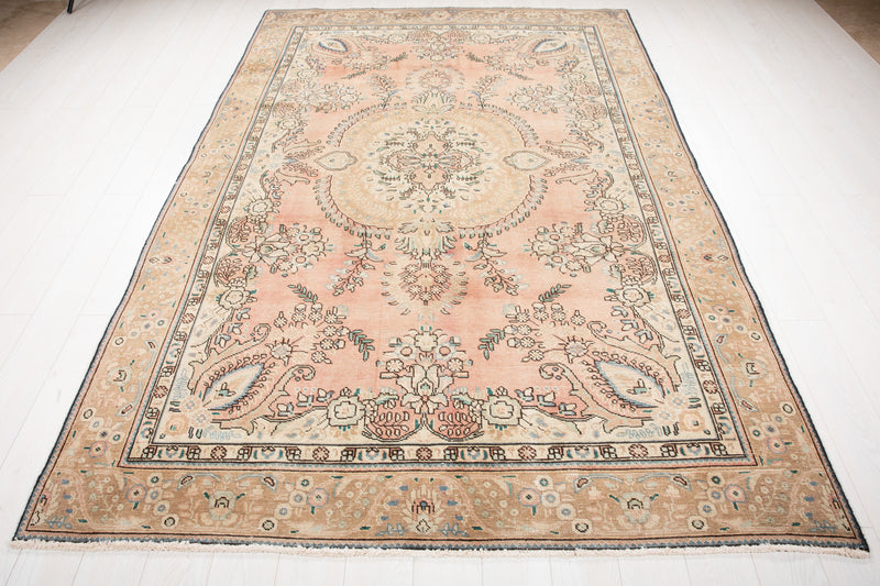 9' 5 x 6' 2" Excellent Hand-Knotted Antique Neutral Area Rug - Yasi & Fara 