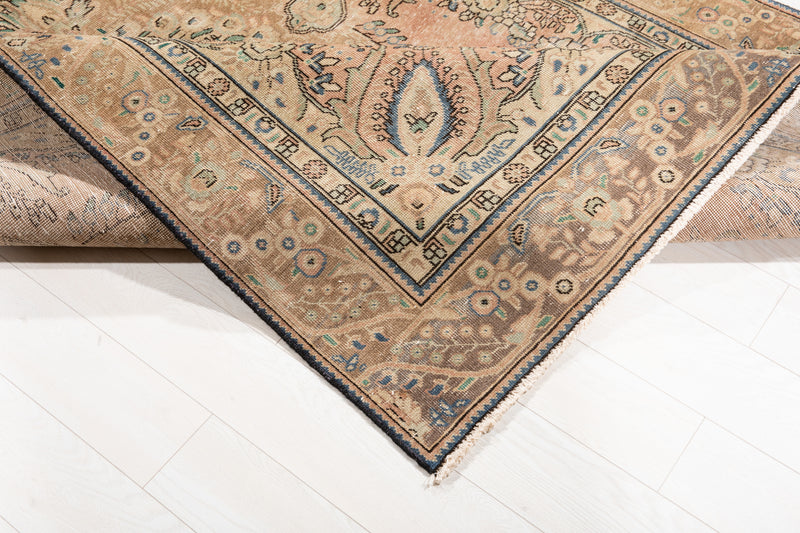 9' 5 x 6' 2" Excellent Hand-Knotted Antique Neutral Area Rug - Yasi & Fara 