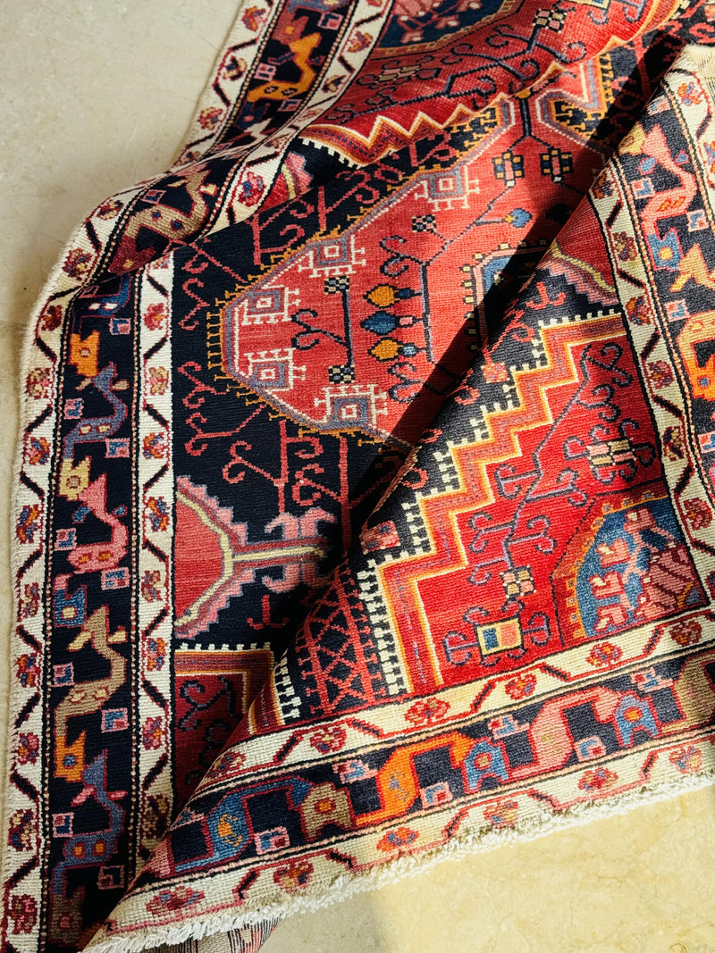 5' 5" x 3' 8" Excellent Hand-Knotted Vintage Collectible Tribal Rug - Yasi & Fara 