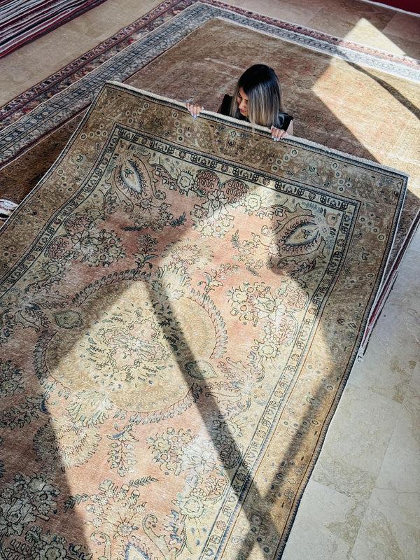 9' 5 x 6' 4" Excellent Hand-Knotted Antique Collectible Faded Area Rug - Yasi & Fara 