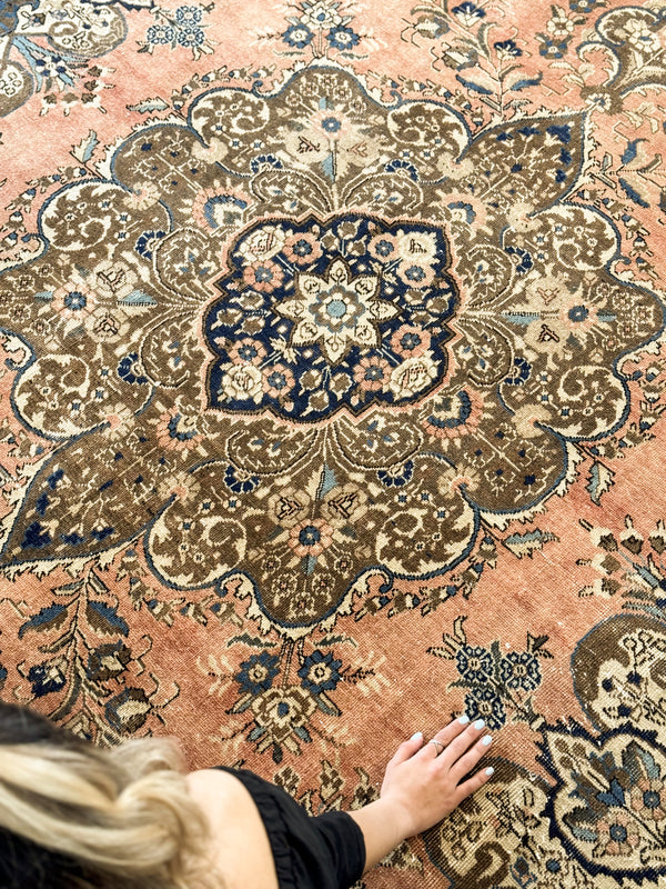 10' 10" x 7' 6" Excellent Hand-Knotted Antique Area Rug - Yasi & Fara 