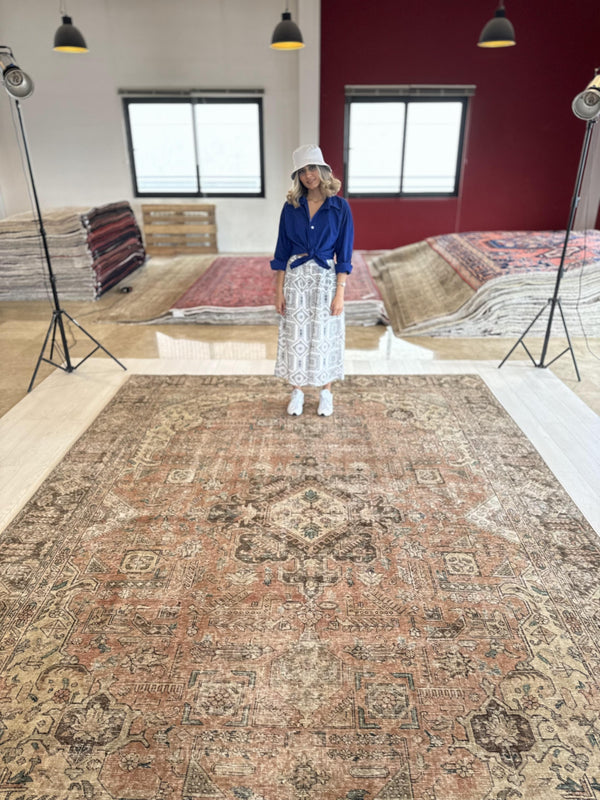 12' 5" x 9' 3" Excellent Hand-Knotted Antique Neutral Faded Large Area Rug