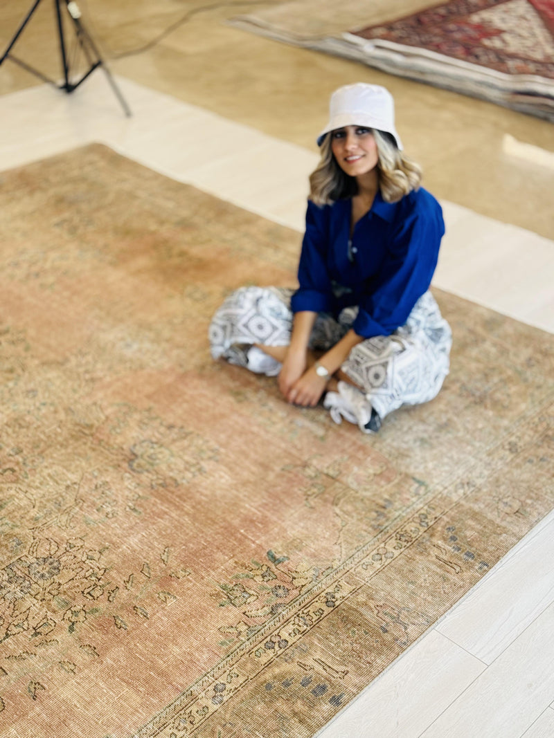 11' 9" x 8' 11" Excellent Hand-Knotted Antique Neutral Area Rug