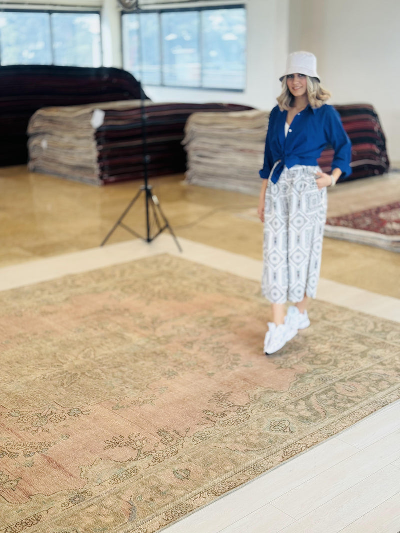 12' 6" x 9' 7" Excellent Hand-Knotted Antique Neutral Faded Large Area Rug