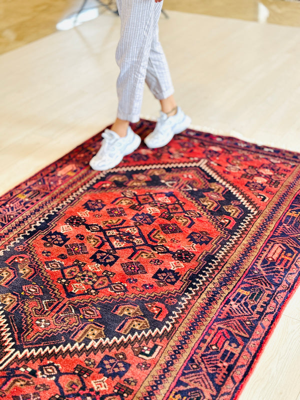 6' 11" x 4' 3" Excellent Hand-Knotted Vintage Tribal Rug - Yasi & Fara 