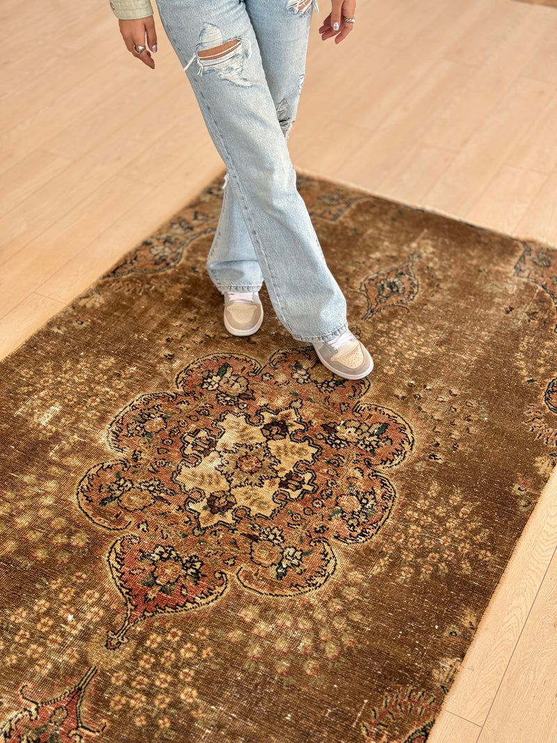 7' 6" x 4' 2" Excellent Hand-Knotted Distressed Faded Area Rug