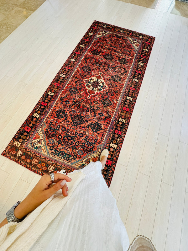 10' 2" x 4' 7" Excellent Hand-Knotted Vintage Tribal Rug