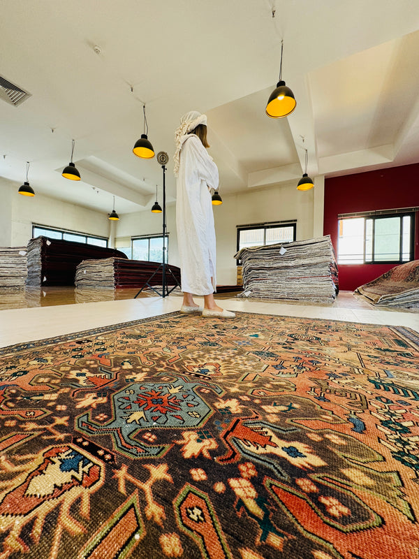 9' 11" x 5' 4" Excellent Hand-Knotted Antique Tribal Rug