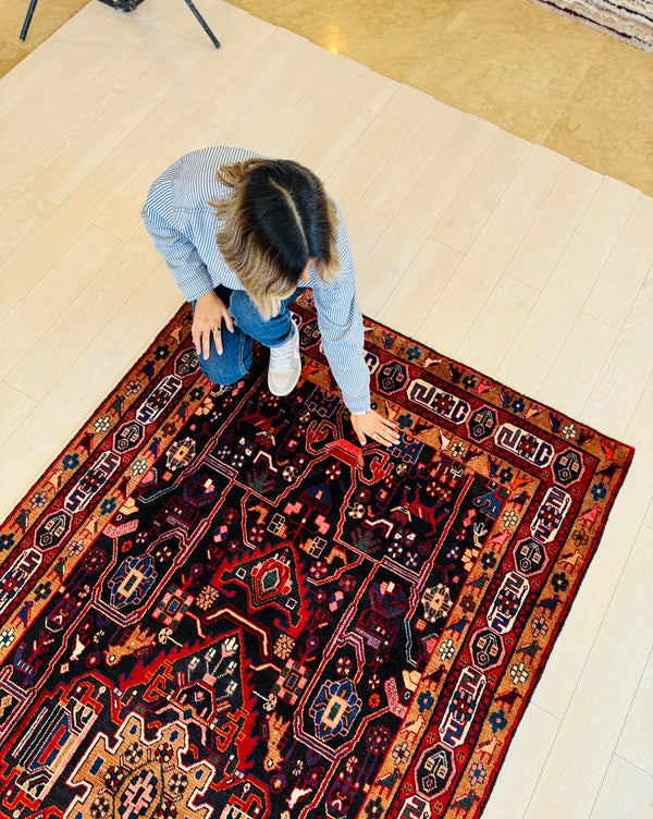 9' 9" x 4' 11" Excellent Hand-Knotted Collectible Vintage Tribal Rug - Yasi & Fara 