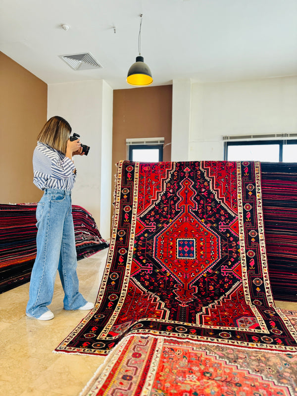 9' 4" x 5' 2" Excellent Hand-Knotted Vintage Tribal Rug - Yasi & Fara 