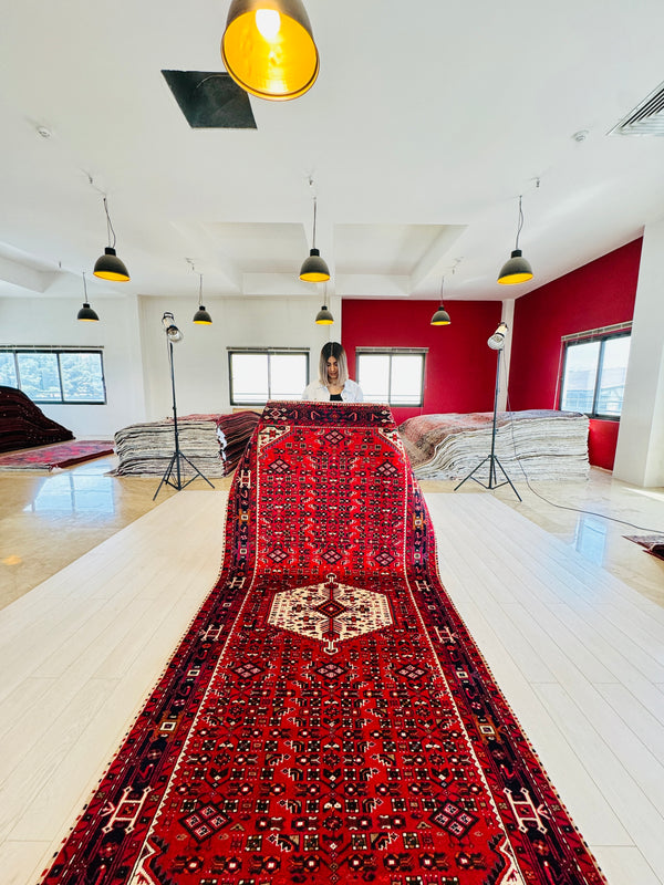 10' 4" x 5' 3" Excellent Hand-Knotted Vintage Tribal Rug - Yasi & Fara 