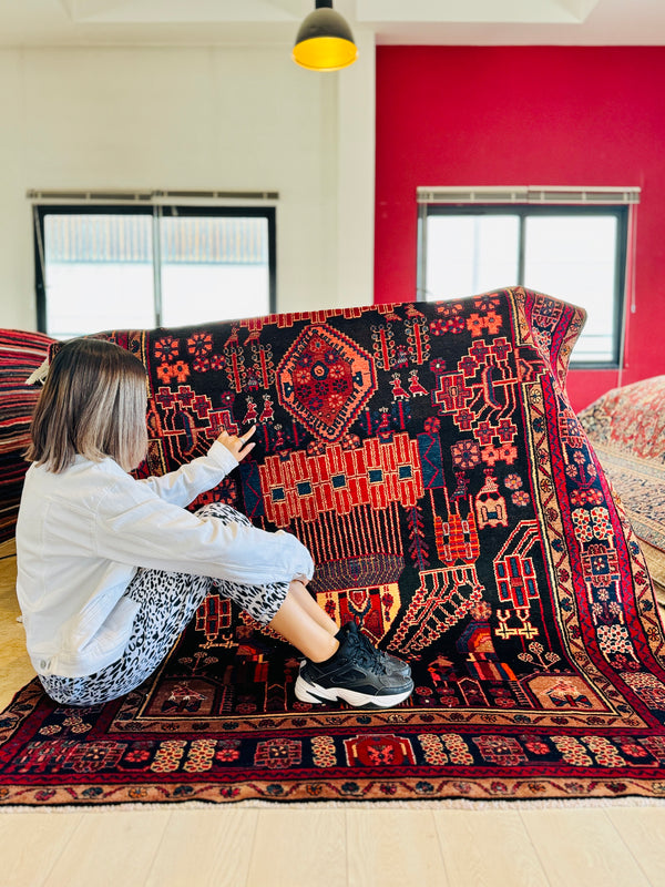 10' 5" x 5' 4" Excellent Hand-Knotted Vintage Collectible Tribal Rug - Yasi & Fara 