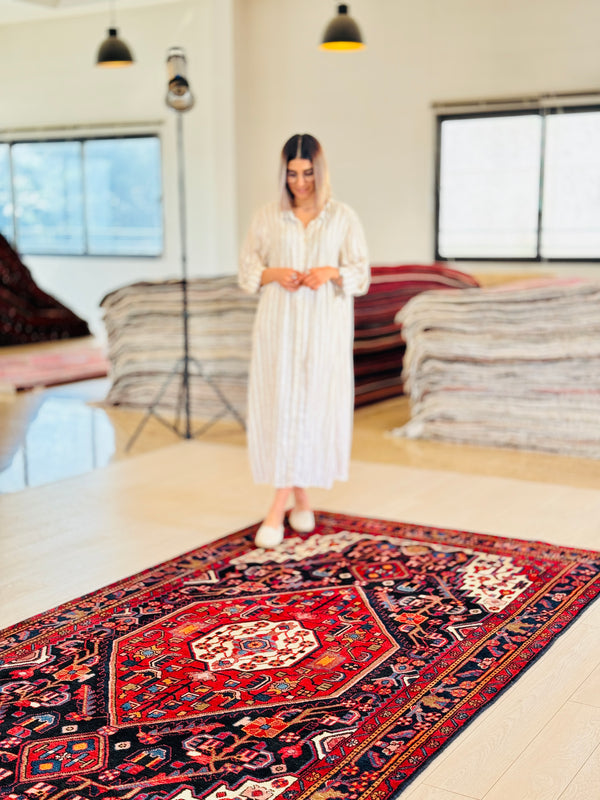 10' 1" x 5' 1" Excellent Hand-Knotted Vintage Tribal Rug - Yasi & Fara 