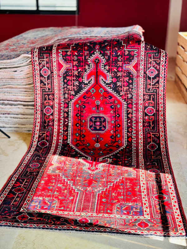 9' 8" x 4' 6" Excellent Hand-Knotted Vintage Tribal Rug - Yasi & Fara 