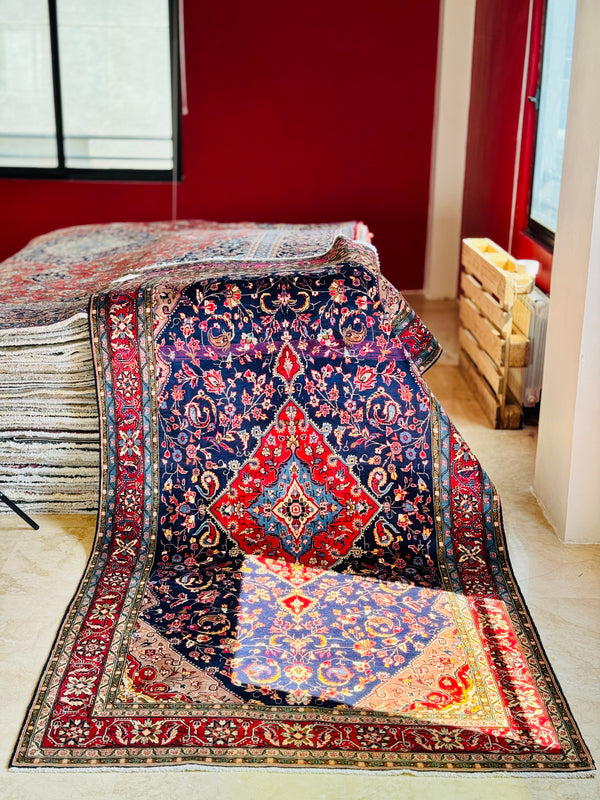 9' 9" x 5' 2" Excellent Hand-Knotted Vintage Tribal Rug - Yasi & Fara 