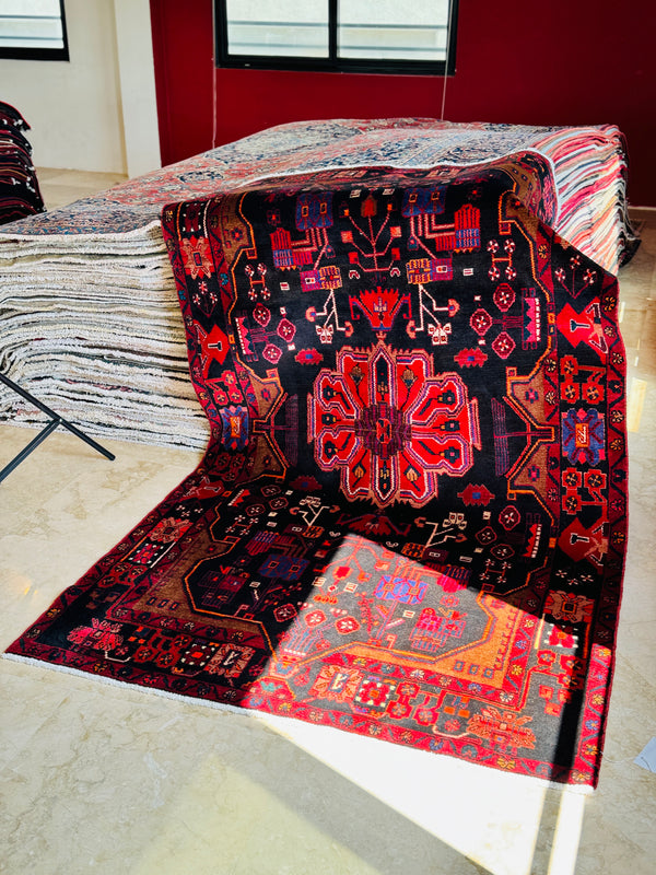 8' 10" x 4' 11" Excellent Hand-Knotted Vintage Tribal Rug - Yasi & Fara 