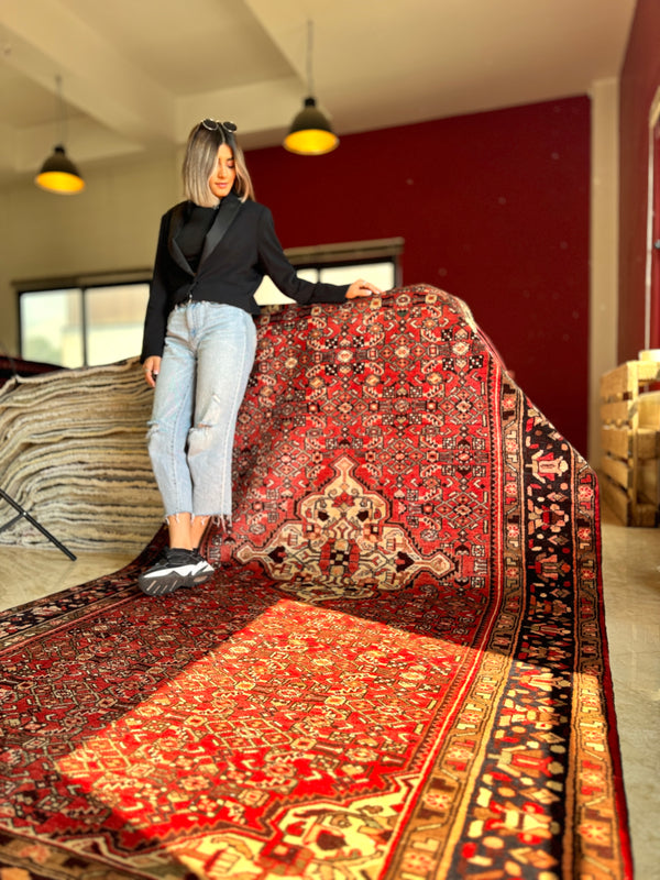 10' 6" x 5' 5" Excellent Hand-Knotted Vintage Tribal Rug