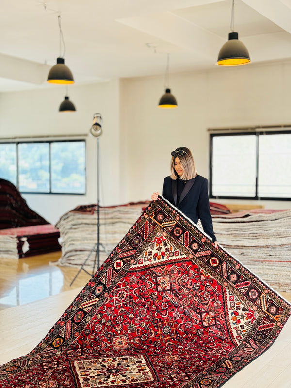 10' 8" x 5' 2" Excellent Hand-Knotted Vintage Tribal Rug